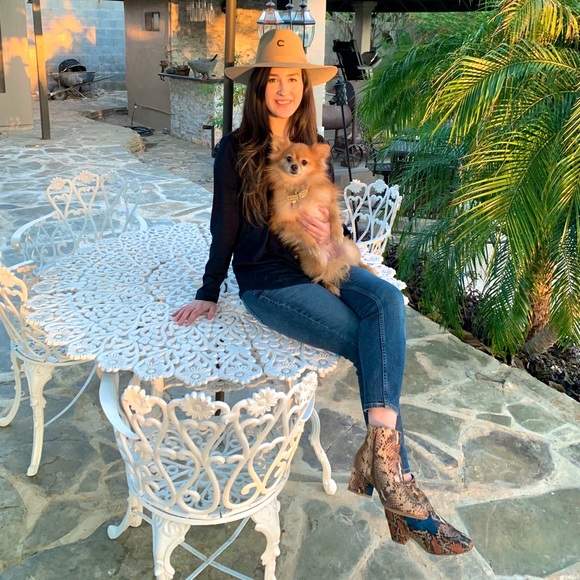 ๐ธ Welcome ๐ธ - Picture 1 of 12